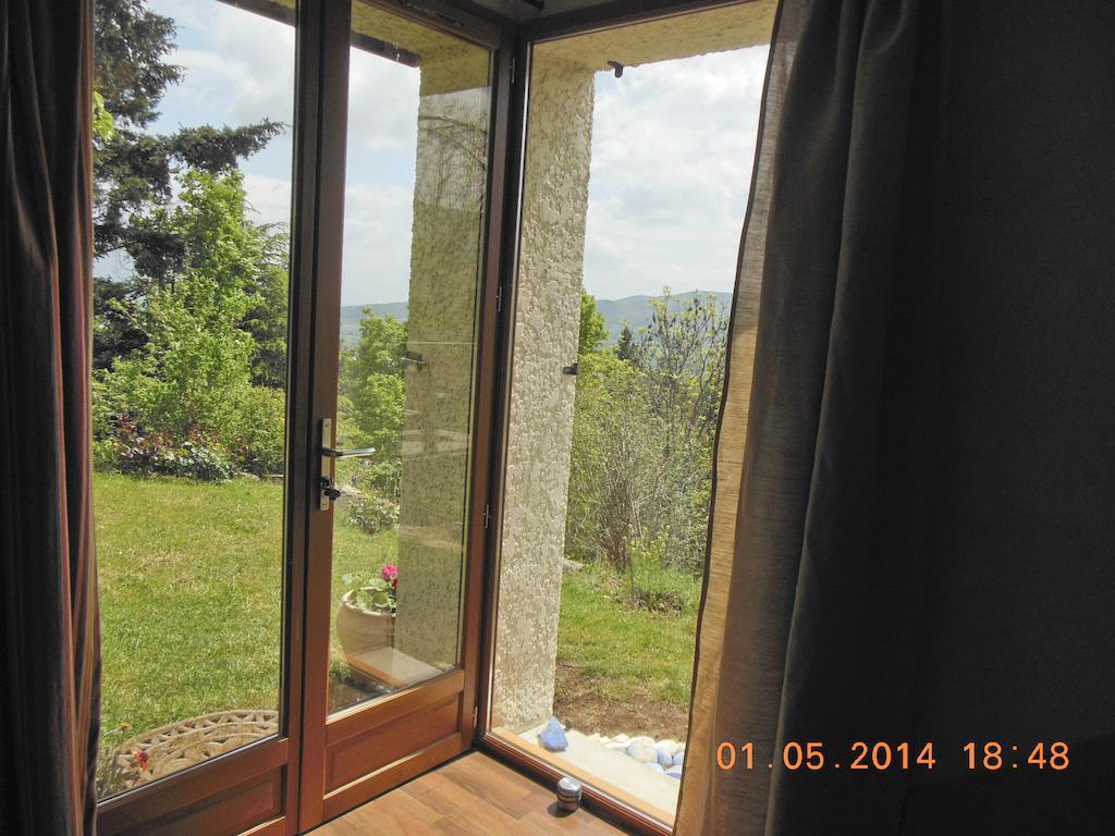 Chambre D'Hotes La Bichette Chassagny Szoba fotó