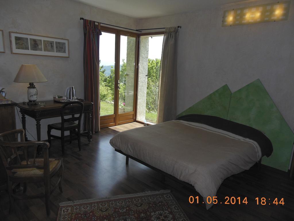 Chambre D'Hotes La Bichette Chassagny Szoba fotó